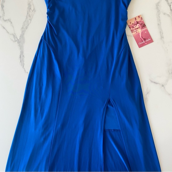 Evening Dress off the shoulder - Picture 3 of 7